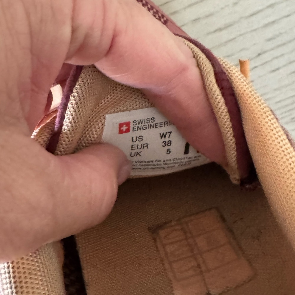 On Running Women's Mauve Pink and Peach Athletic Sneakers - Picture 5 of 8